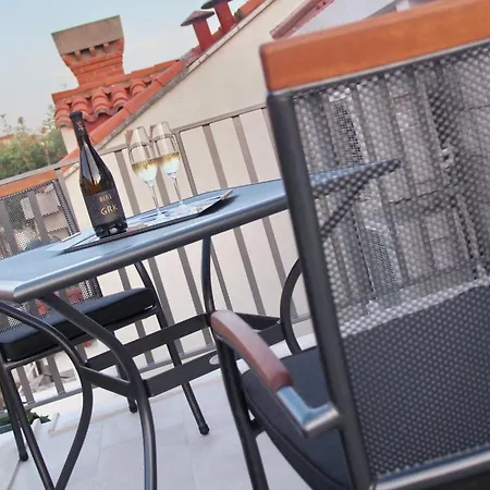 Sweet Escape アパート